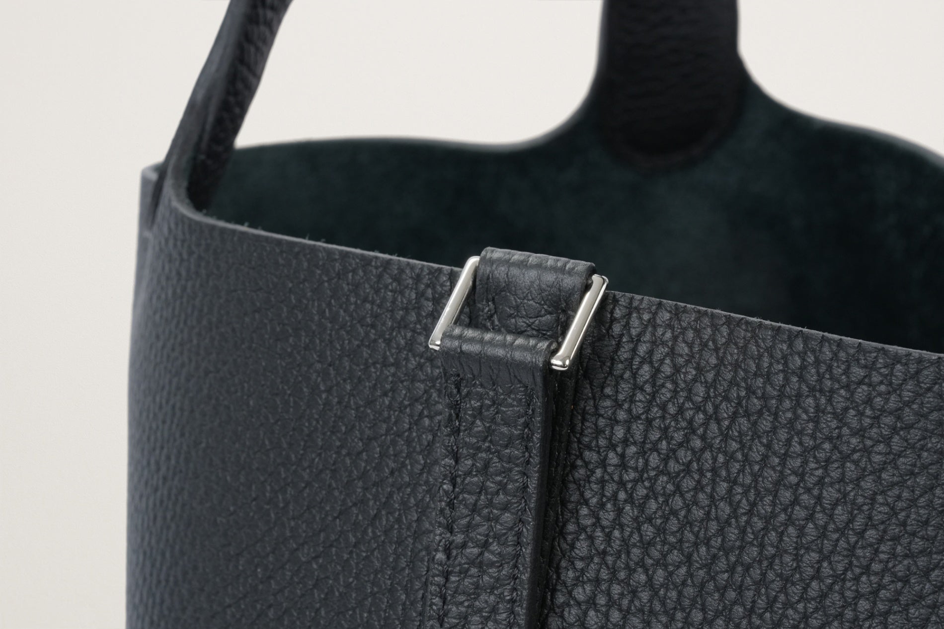 HERMES ピコタンロック22 黒