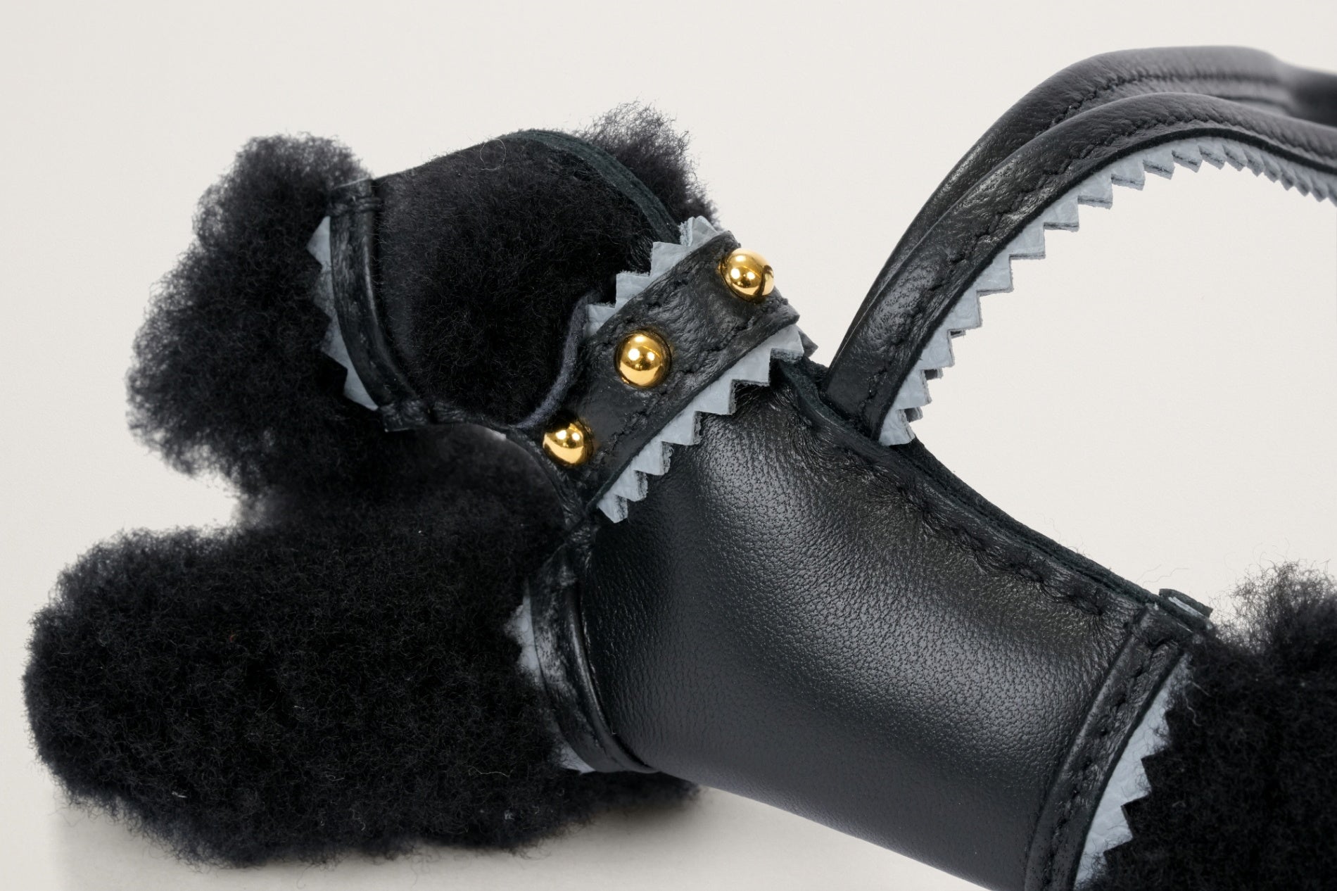 新品 エルメス バディ チャーム 黒 ×グリパンタン 首輪付 HERMES バディチャーム 首輪付き 黒/グリパンタン – GINZA SATAKE