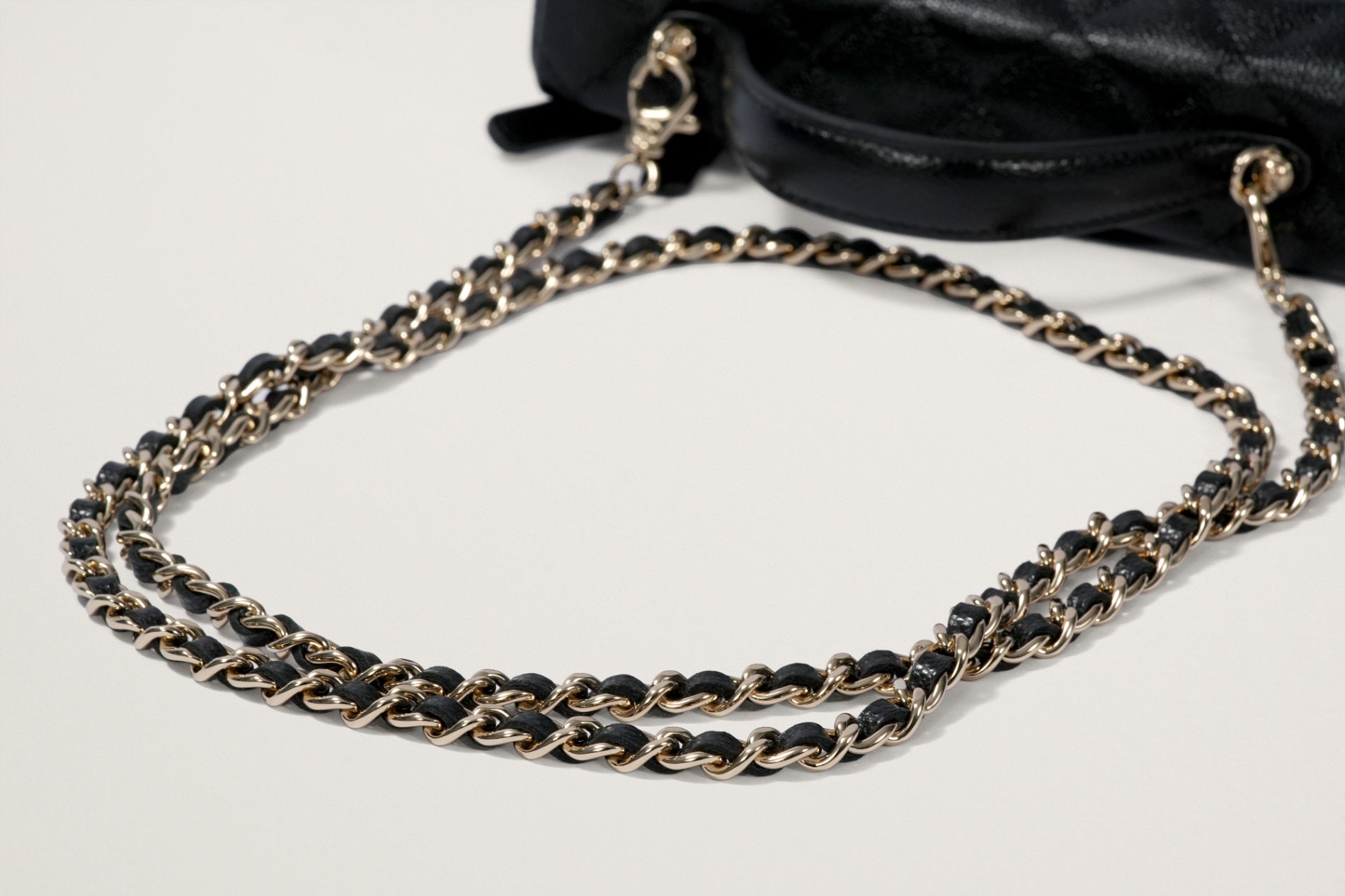 CHANEL マトラッセ スモールヴァニティケース – GINZA SATAKE