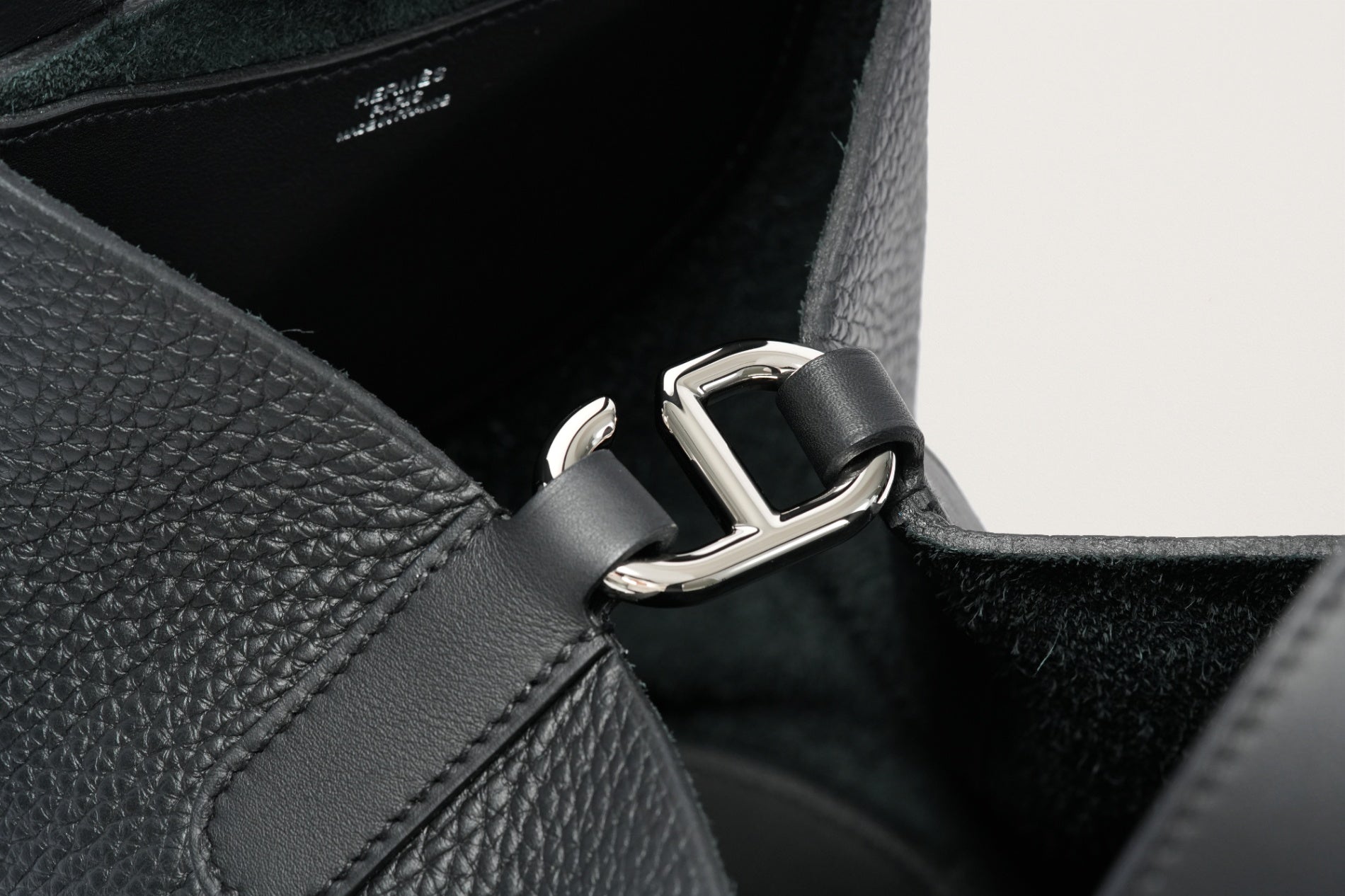 HERMES インザループ18 黒