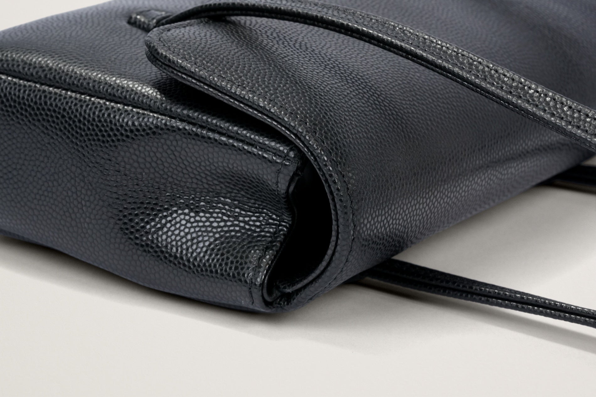 CHANEL ストラップ クラッチ バッグ