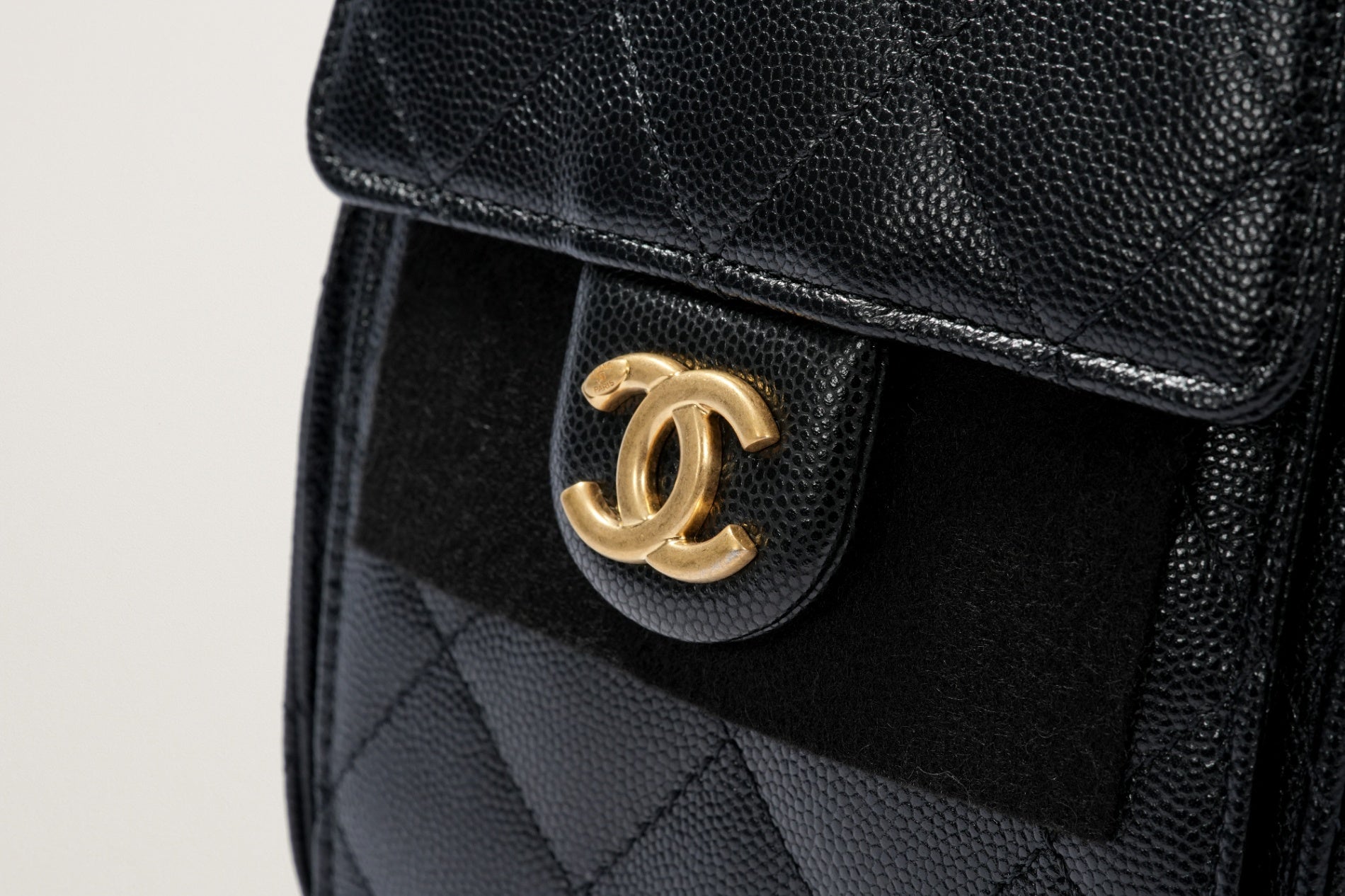 CHANEL 25 スモール ハンドバッグ – GINZA SATAKE