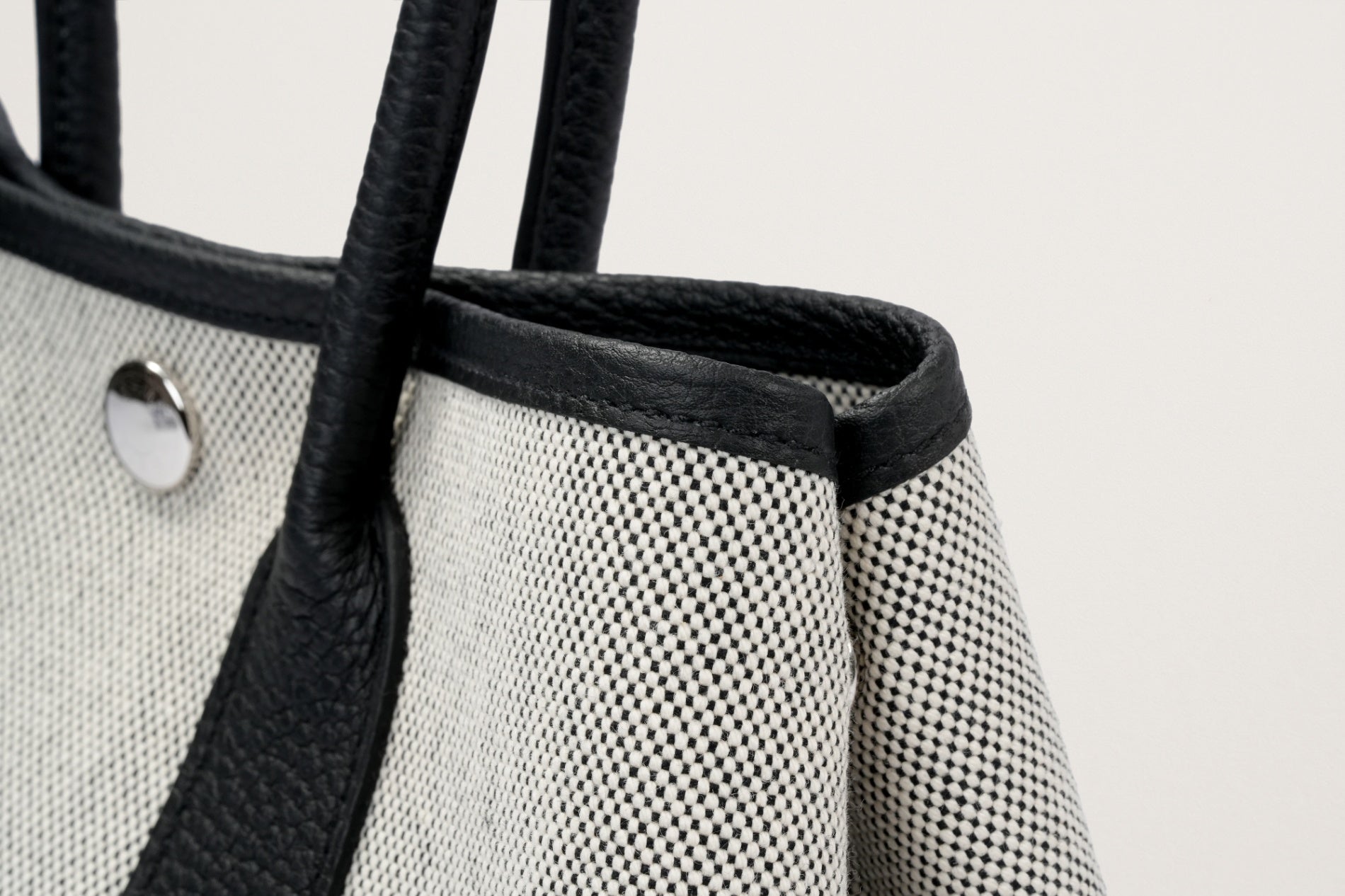 HERMES ネオガーデン23 黒/エクリュ
