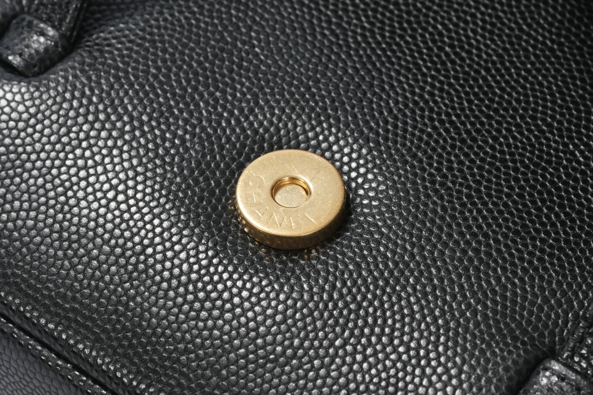 CHANEL プレコレクションストラップ クラッチ バッグ