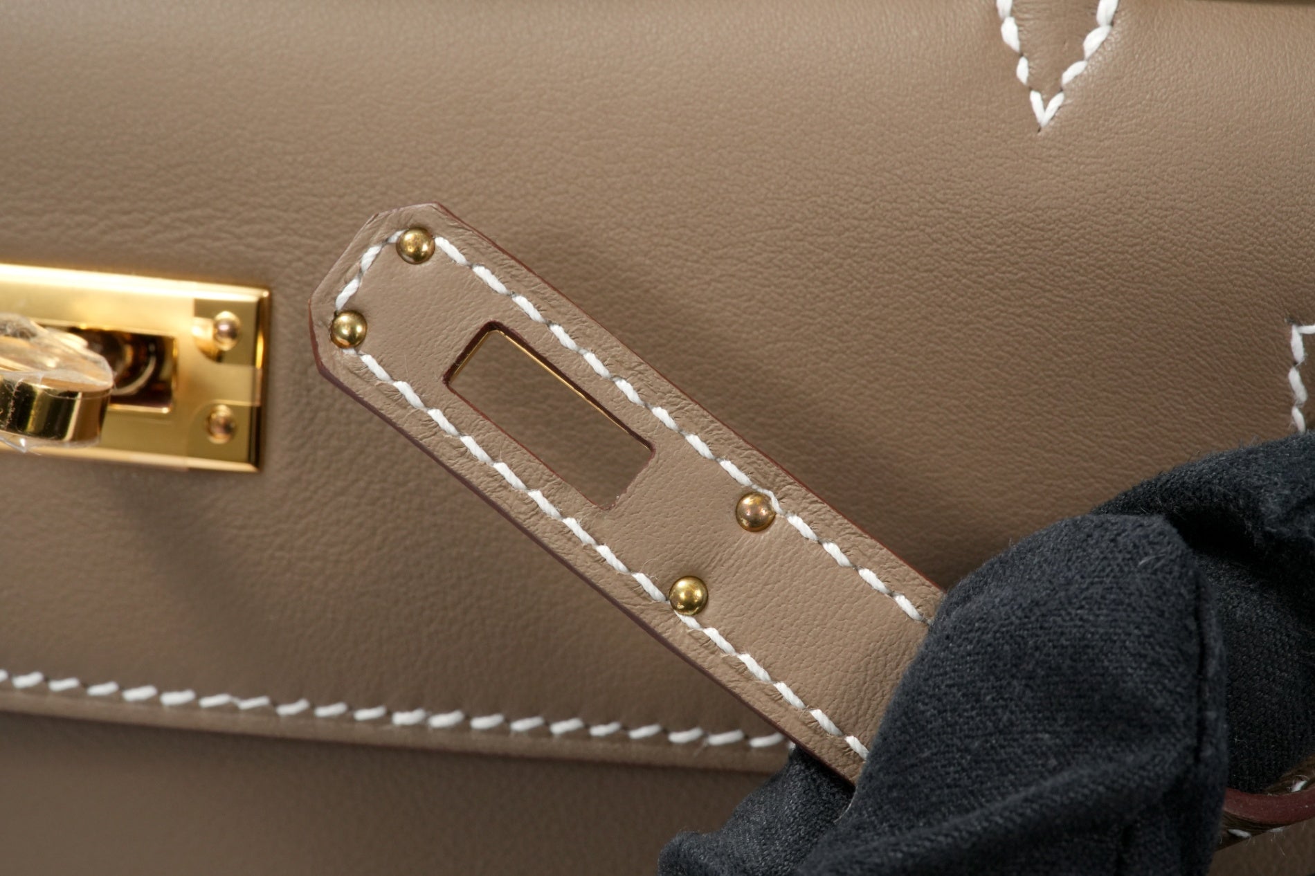 HERMES ポシェットケリー エトゥープ