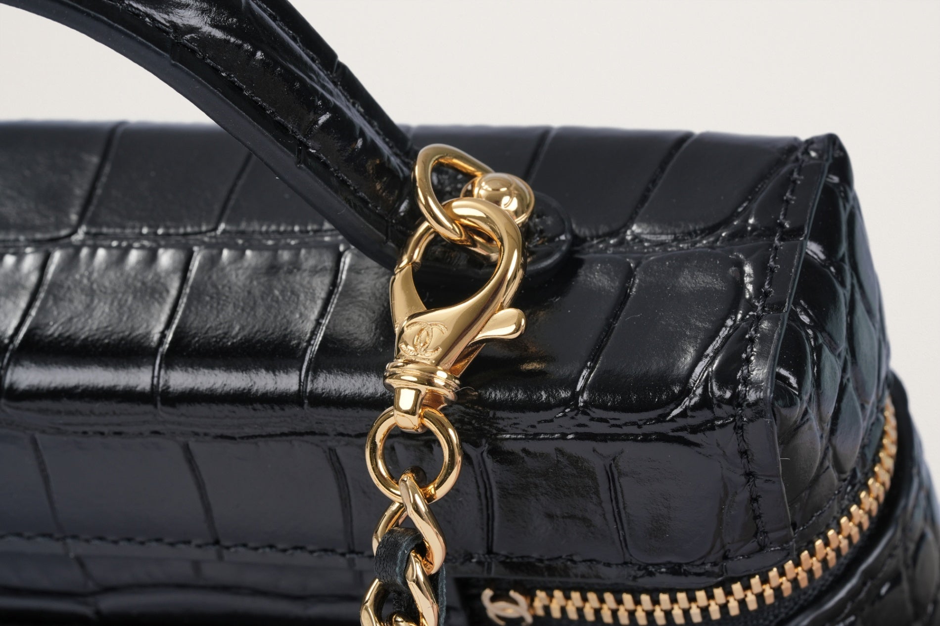 CHANEL マトラッセ スモールヴァニティケース – GINZA SATAKE