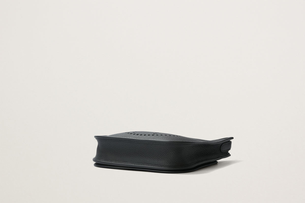 HERMES エヴリン23 黒