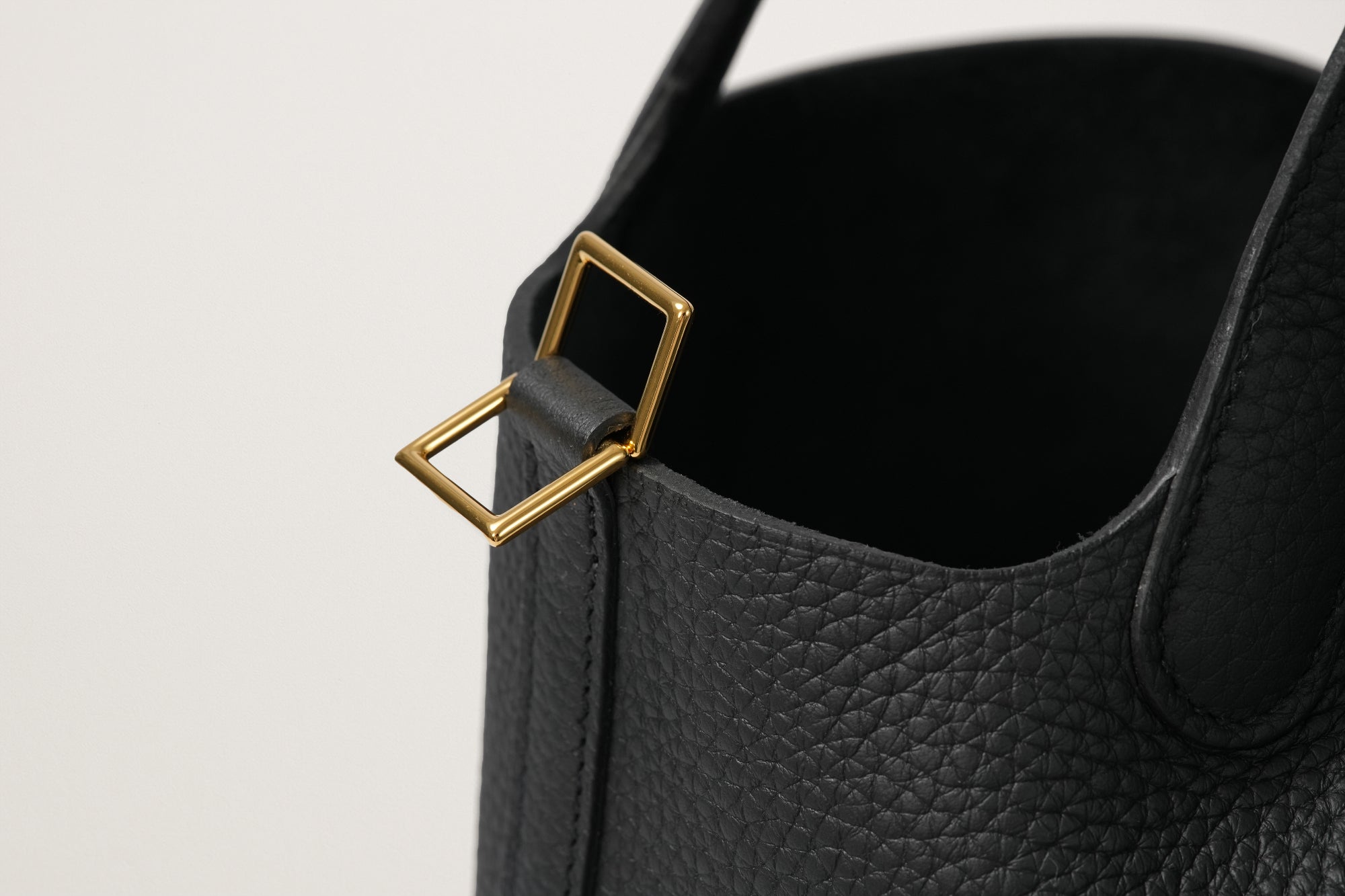 HERMES ピコタンロック18 黒