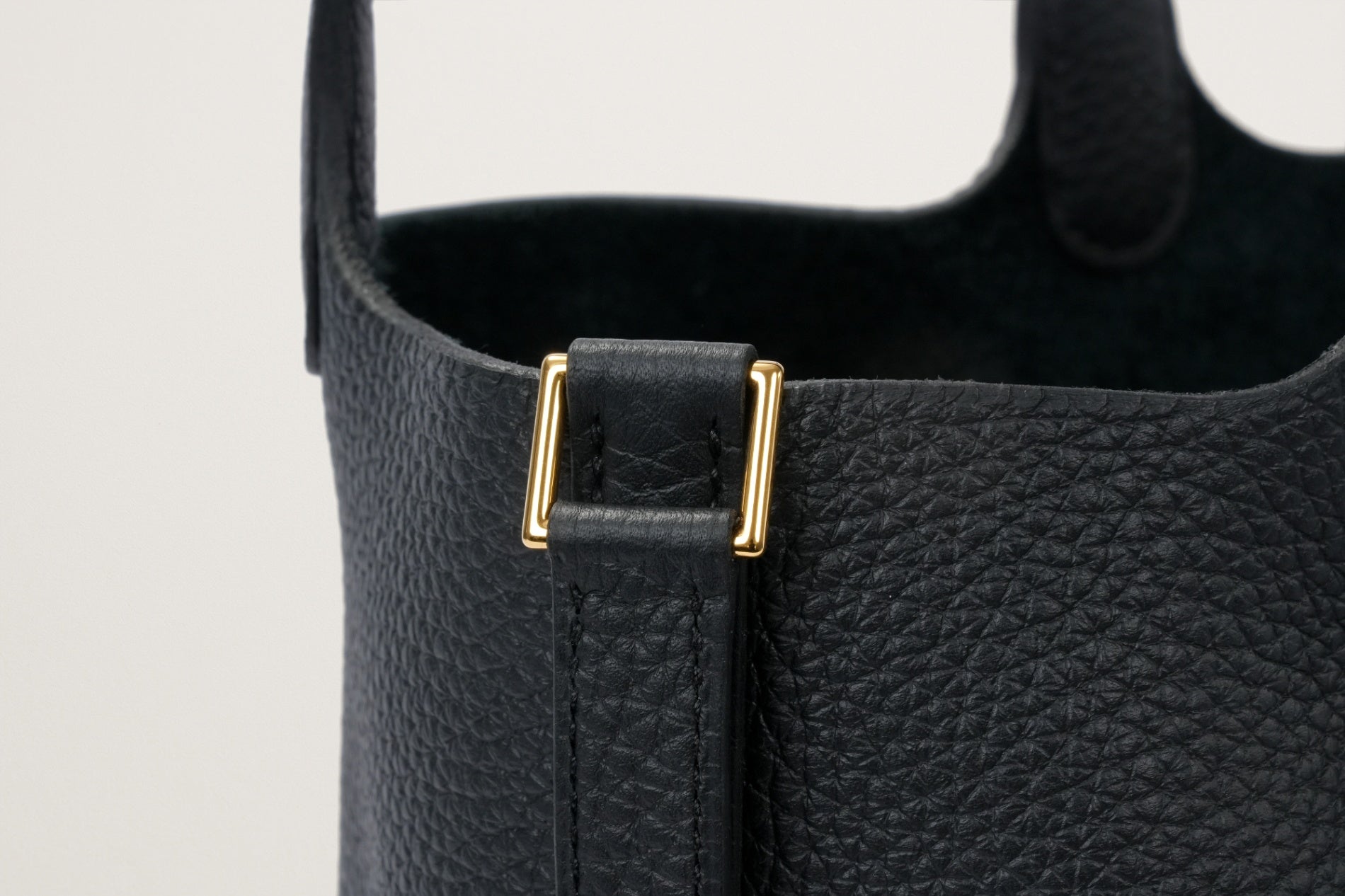 HERMES ピコタンロック18 黒