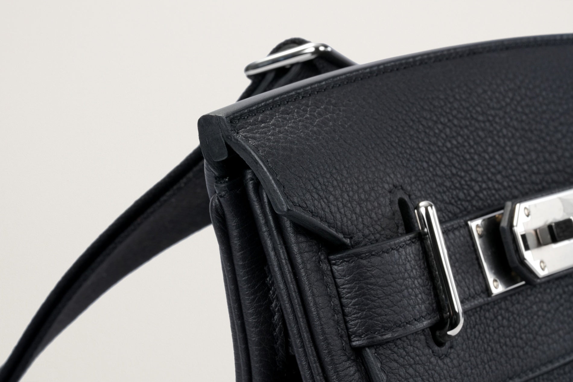 HERMES ケリーアッカドPM 黒