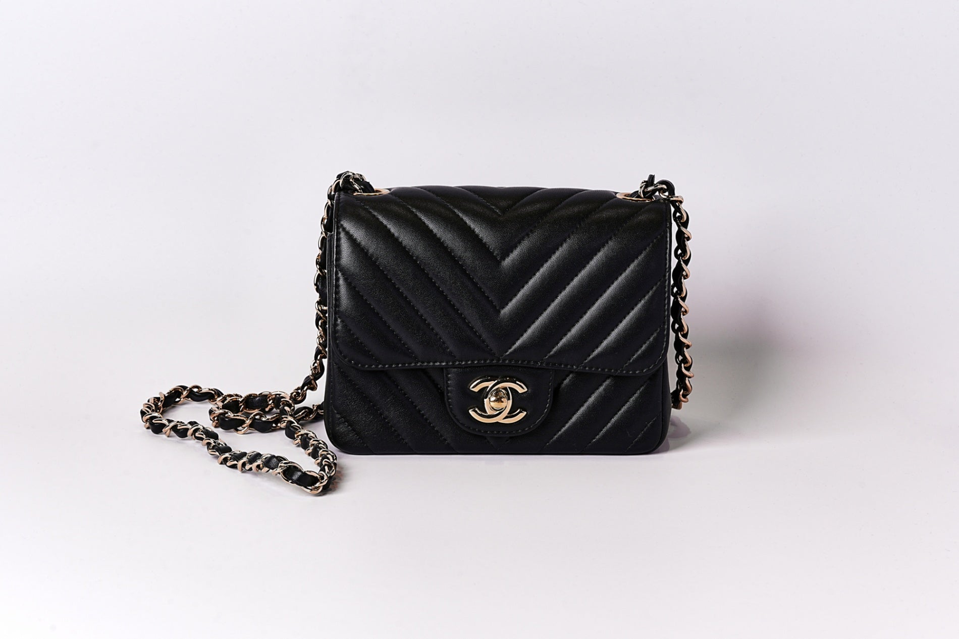 激レア SO BLACK 【CHANEL】ユニセックス チェーン ポーチバッグ org.jpg