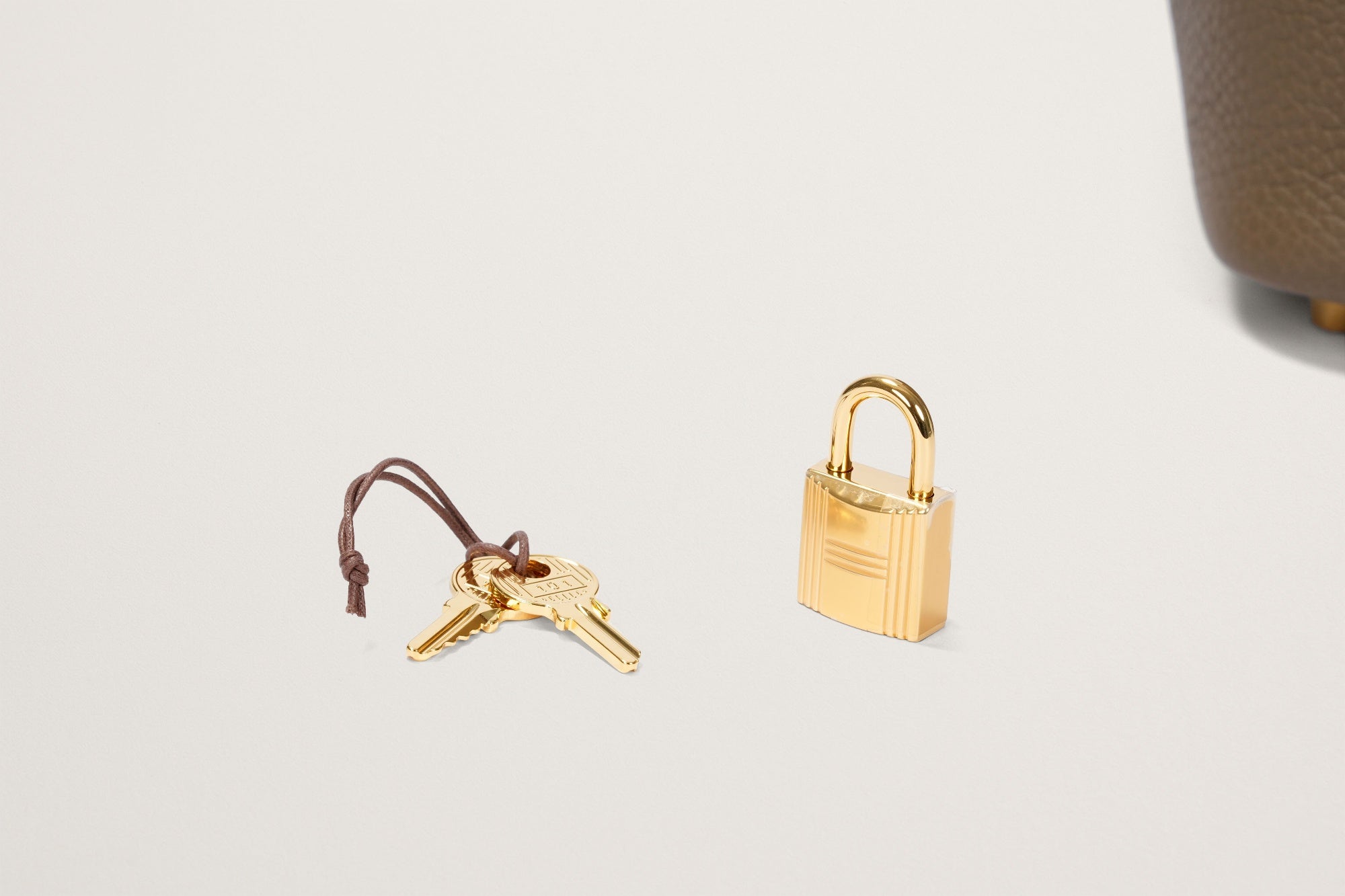 HERMES ピコタンロック18 エトゥープ