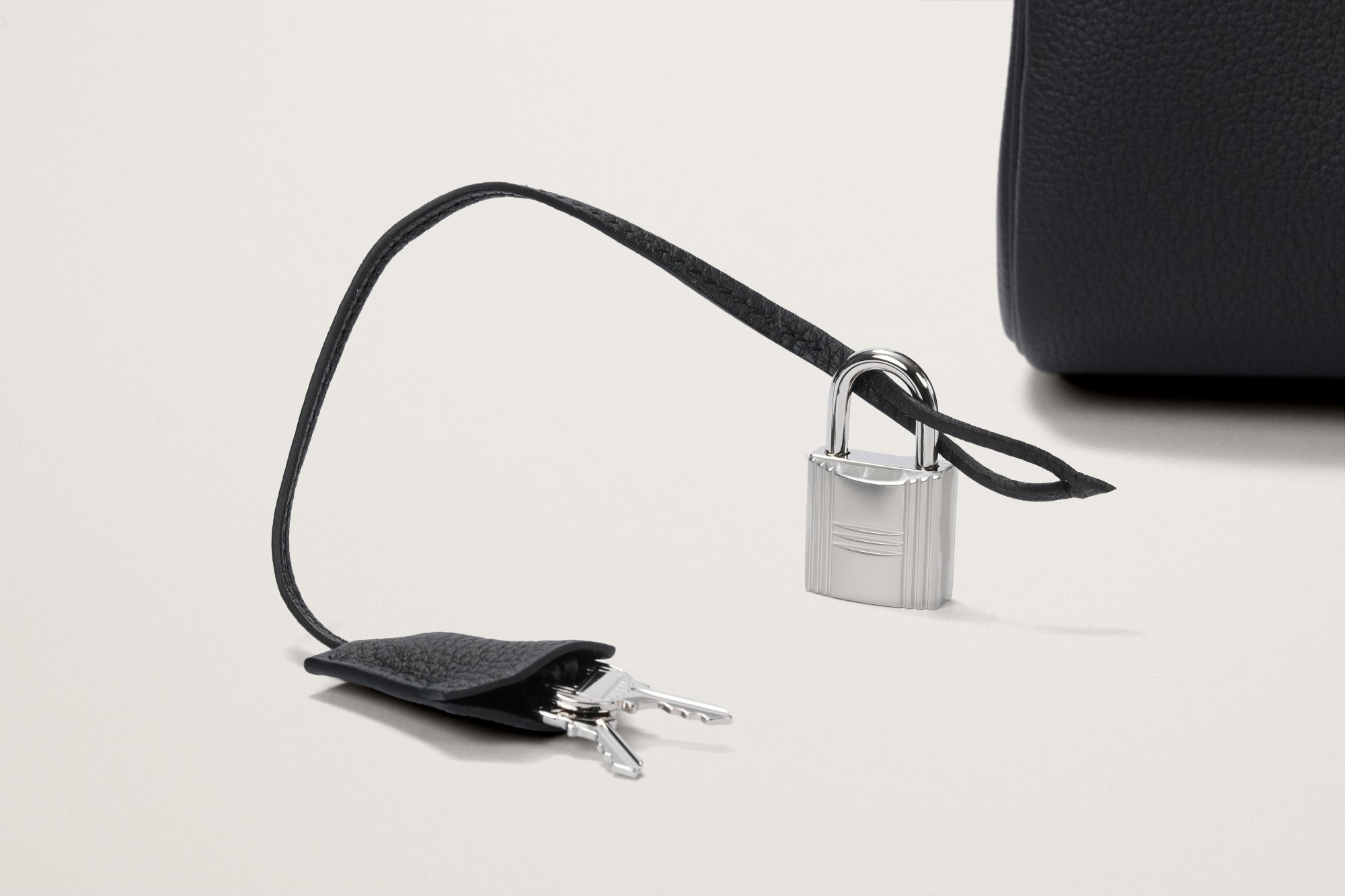 HERMES ケリーアッカドPM 黒