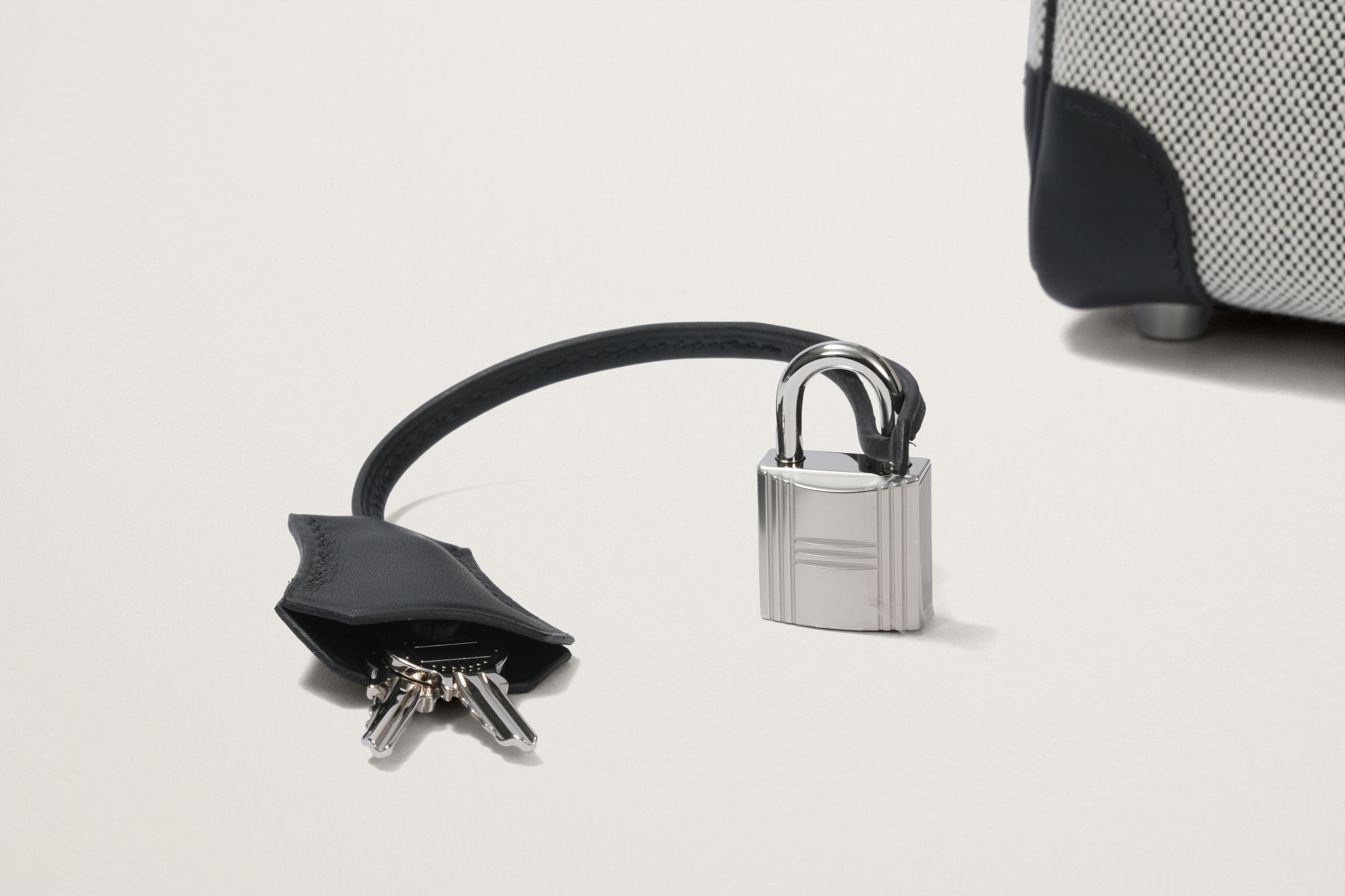 HERMES バーキン25 黒/エクリュ