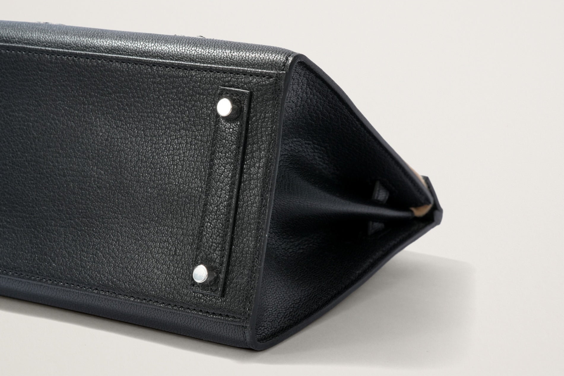 ルックブック掲載 美品 20AW エルメス 装飾付き カシミア セーター 黒 HERMES バーキン20 セリエ ブークレリー モデルヌ カザック 黒 – GINZA
