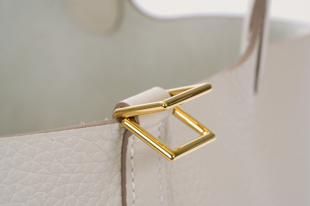 HERMES ピコタンロック18 クレ