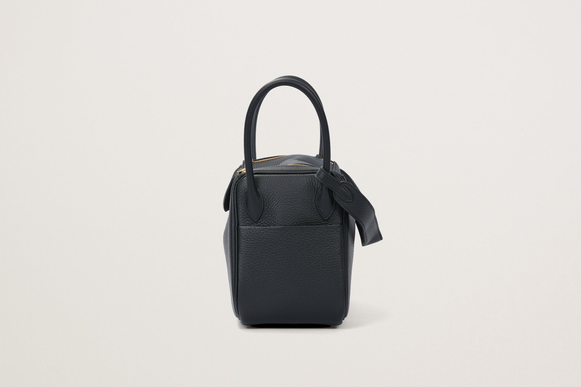 HERMES リンディ26 黒 – GINZA SATAKE