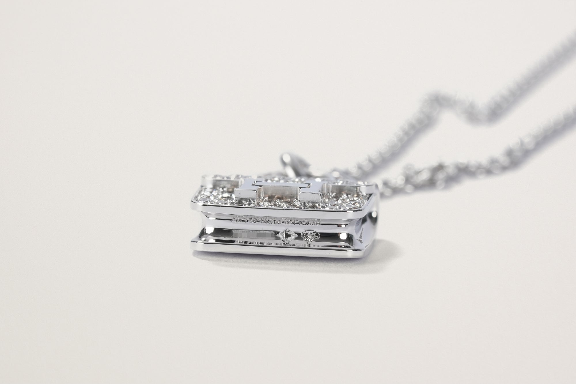 HERMES K18WG アミュレット コンスタンス ダイヤモンドネックレス