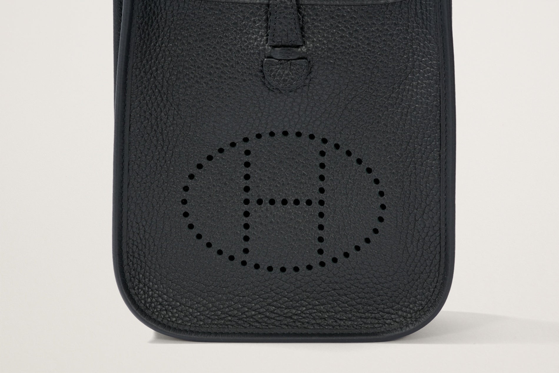 HERMES エヴリン16 黒