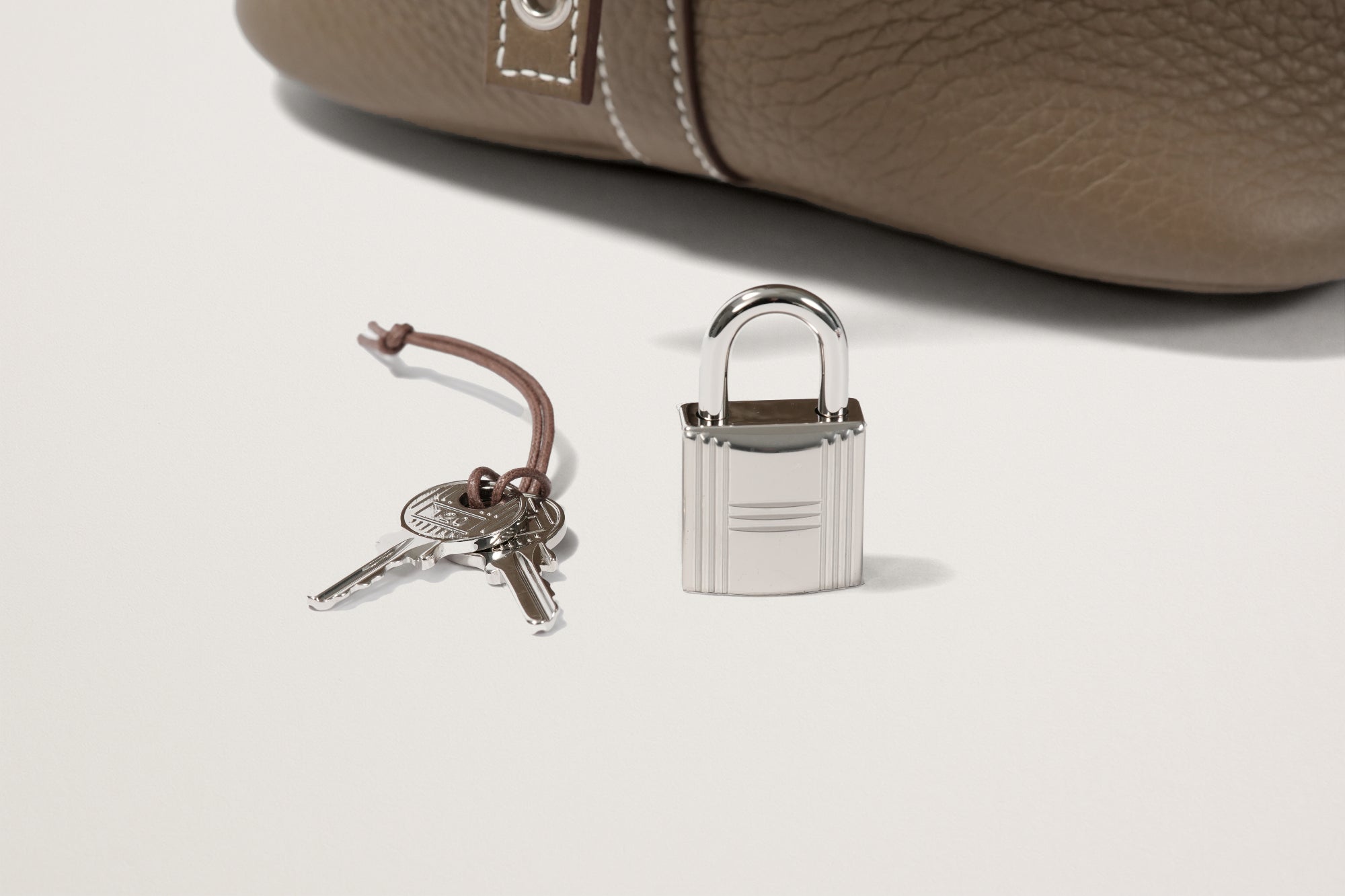 HERMES ピコタンロック22 エトゥープ