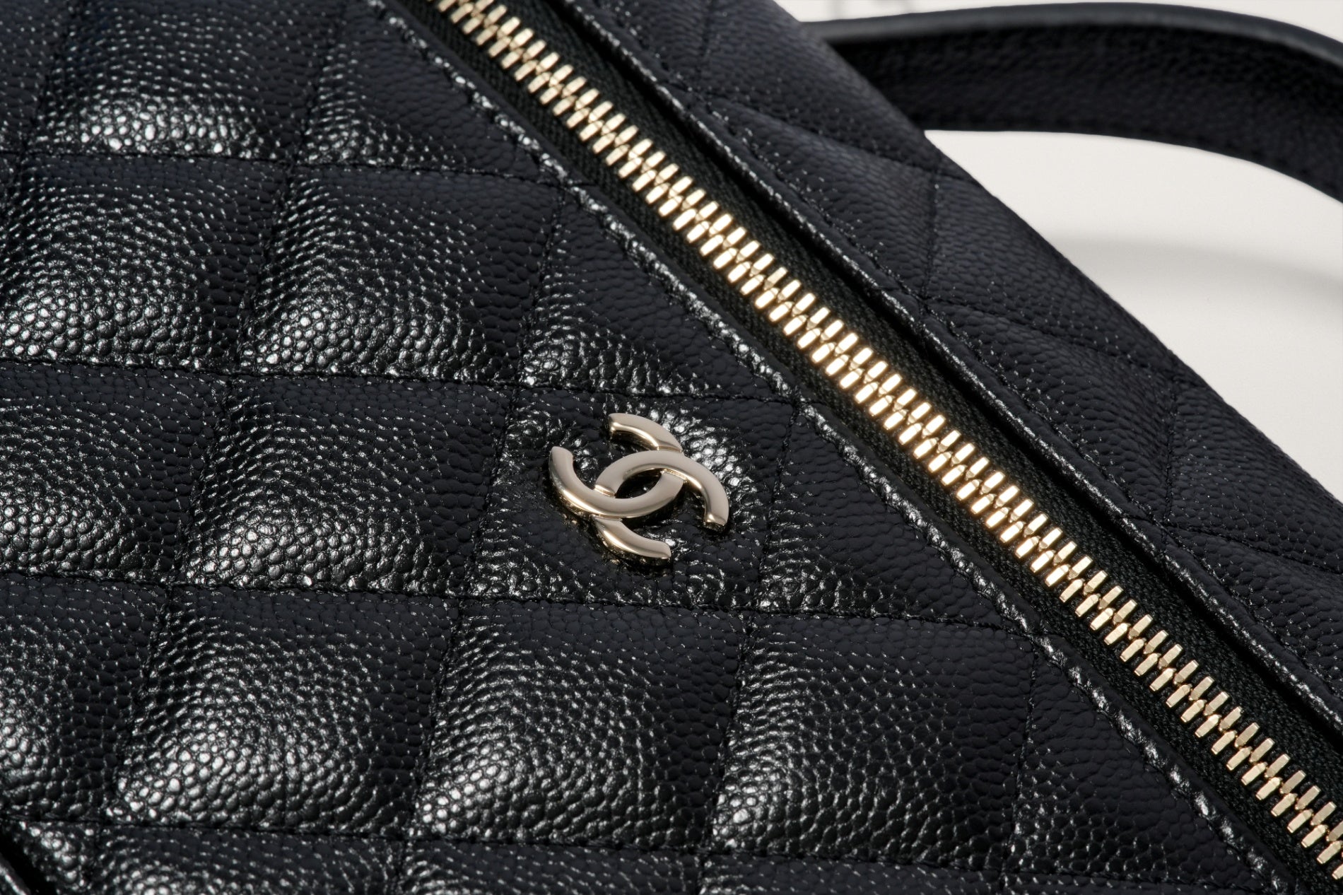 CHANEL マトラッセ スモールヴァニティケース