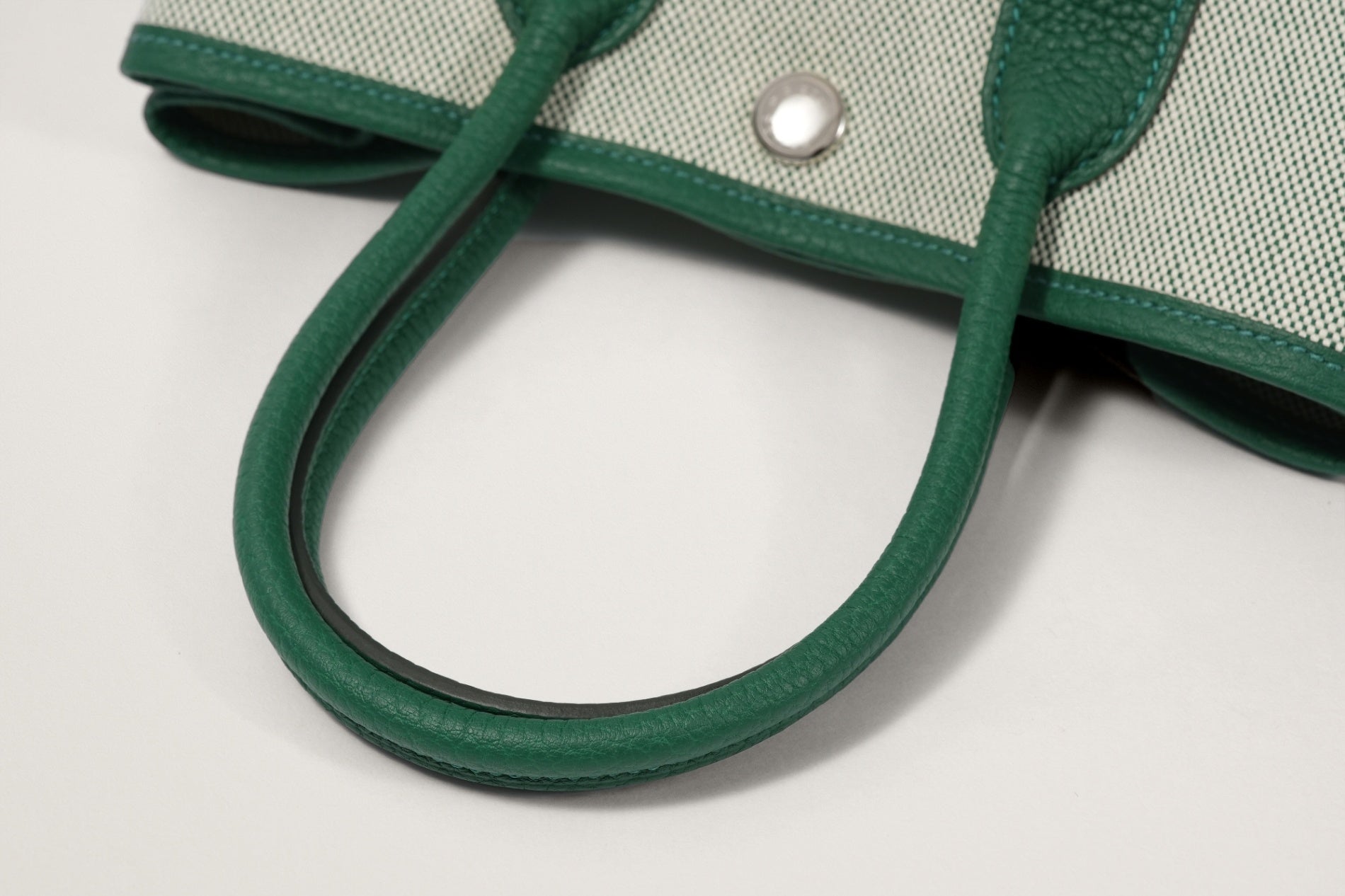 HERMES ネオ・ガーデン23 ヴェールモワイヤン/エクリュ