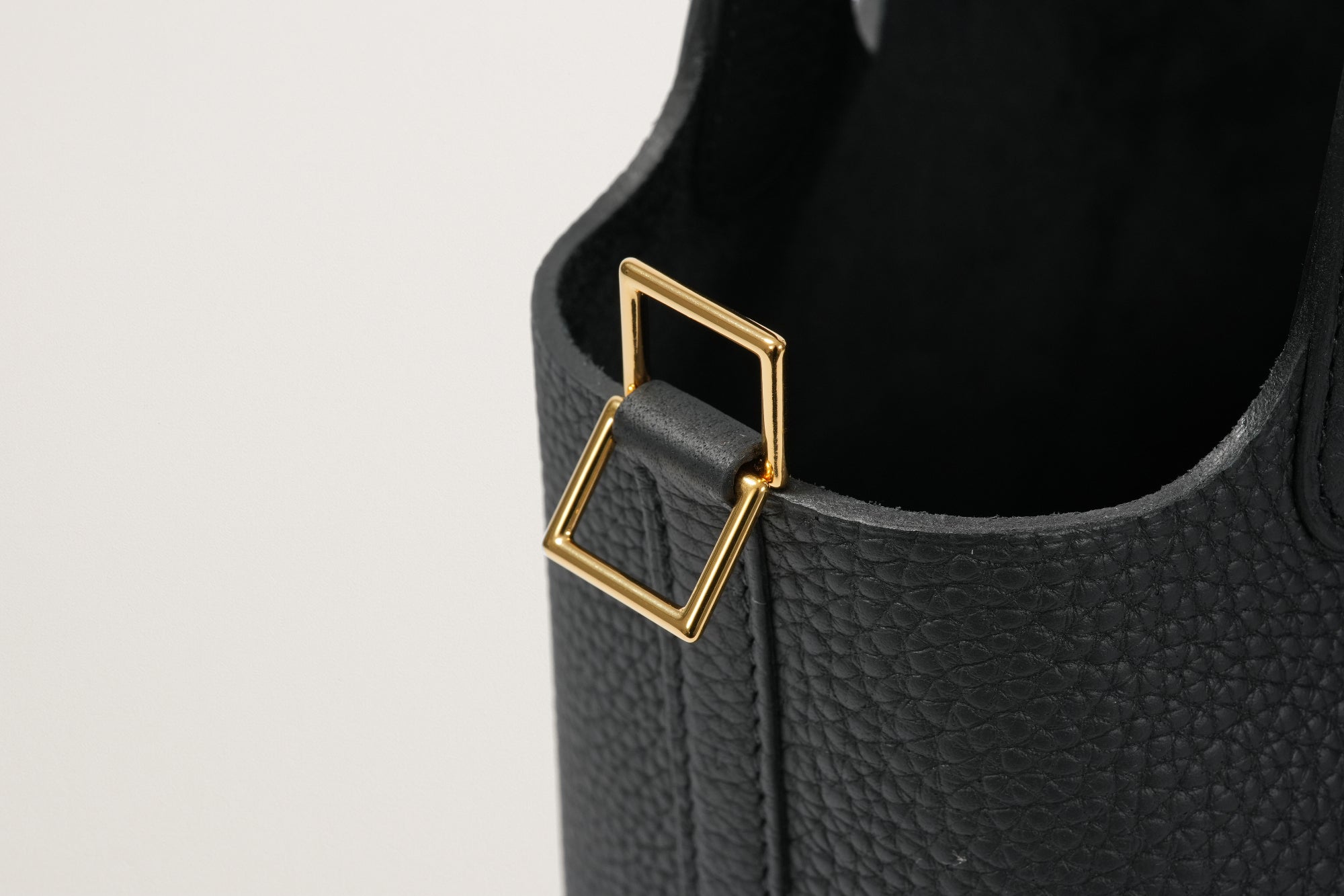 HERMES ピコタンロック18 黒