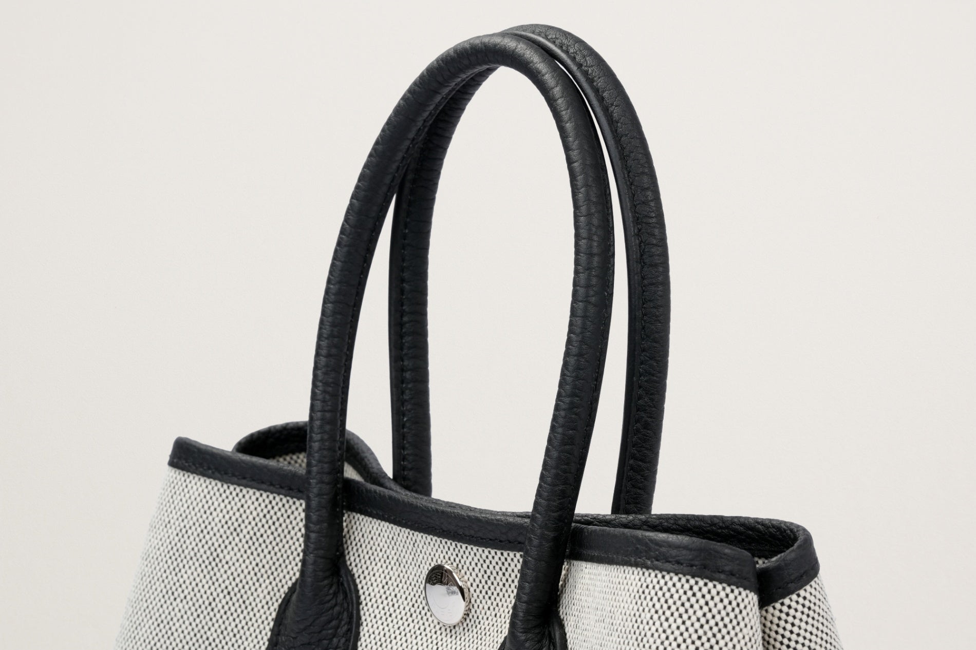 HERMES ネオガーデン23 黒/エクリュ