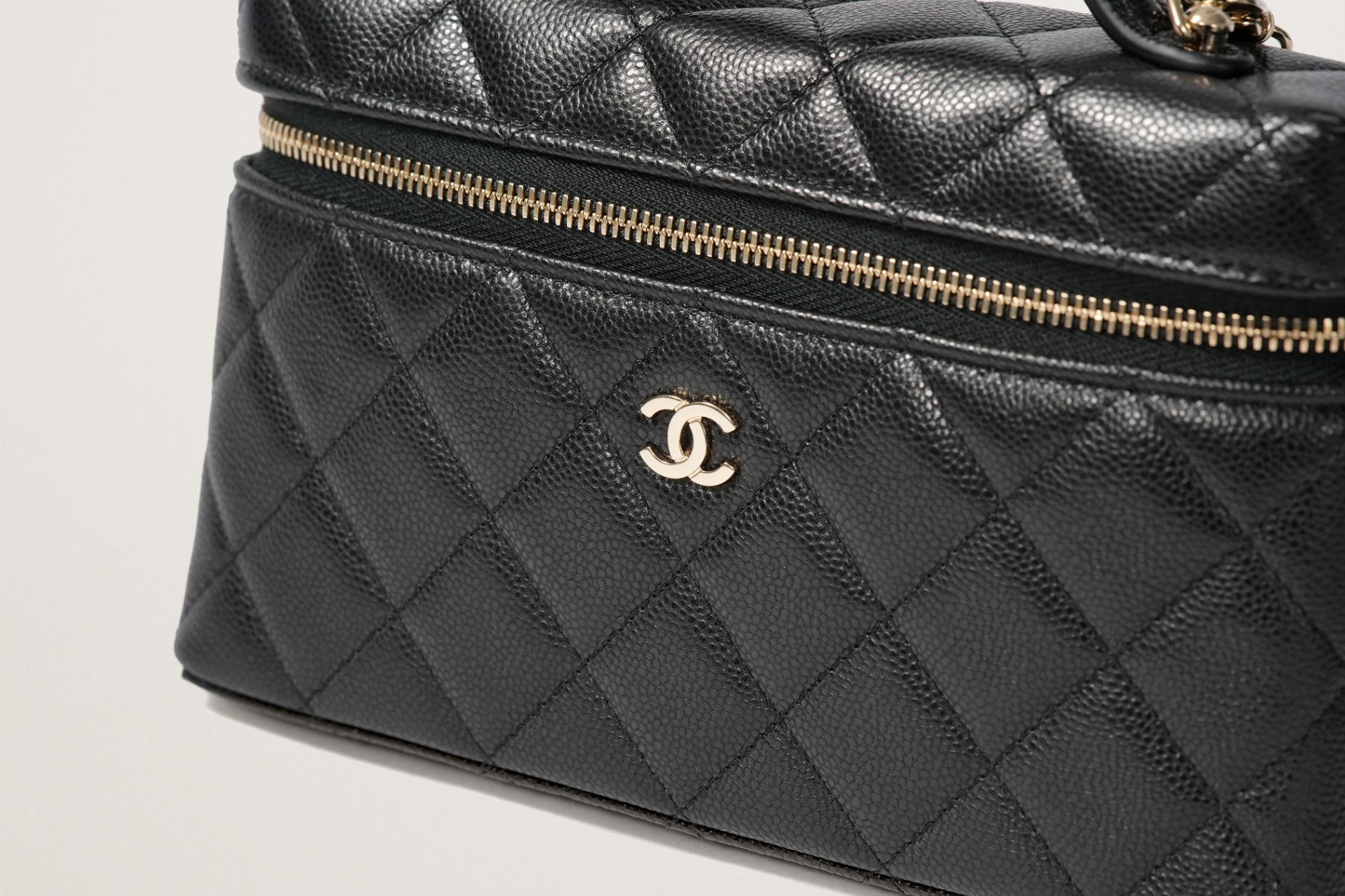 CHANEL マトラッセ スモールヴァニティケース