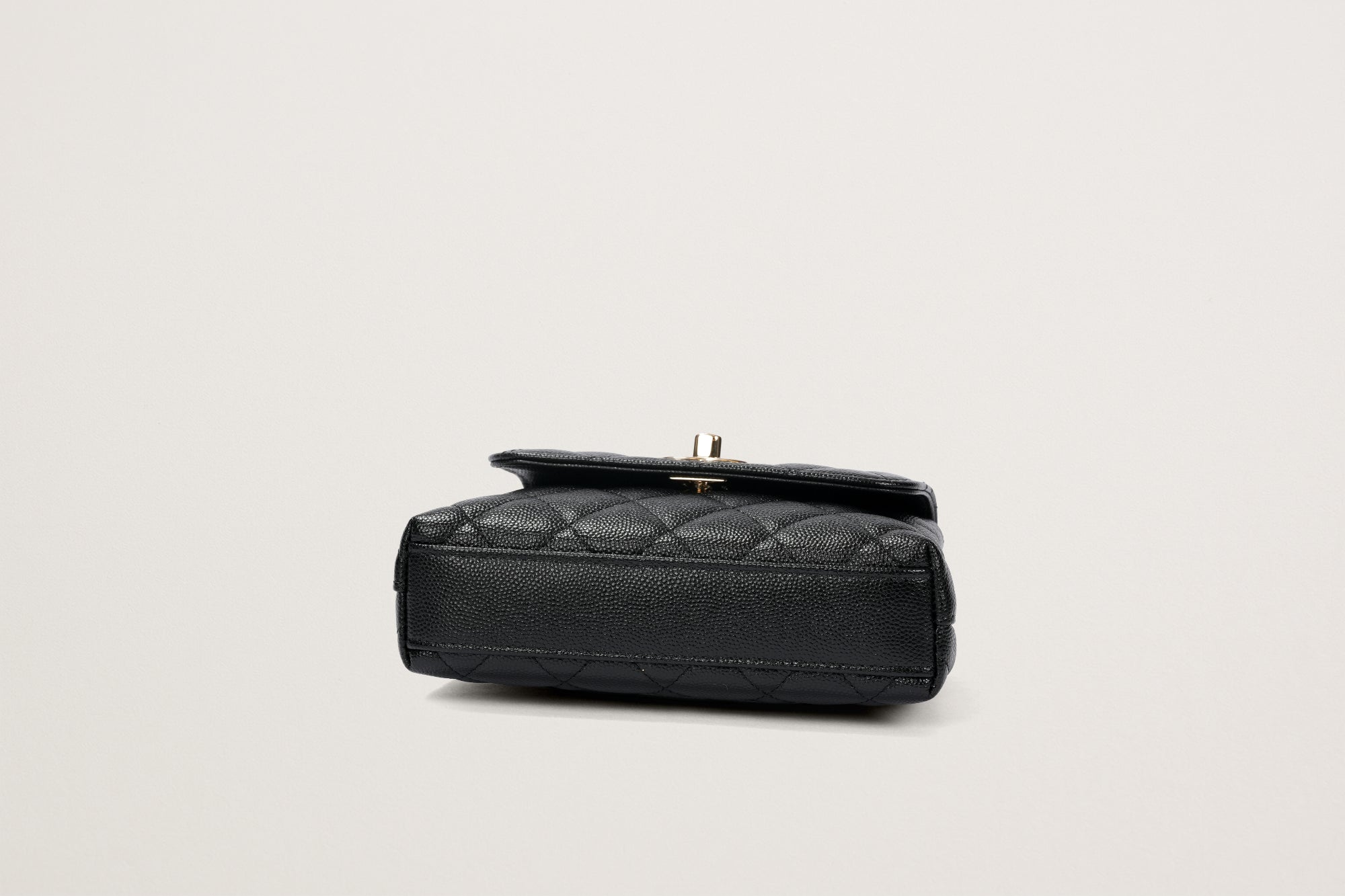 CHANEL マトラッセ ミニミニ ココハンドル チェーンショルダーバッグ
