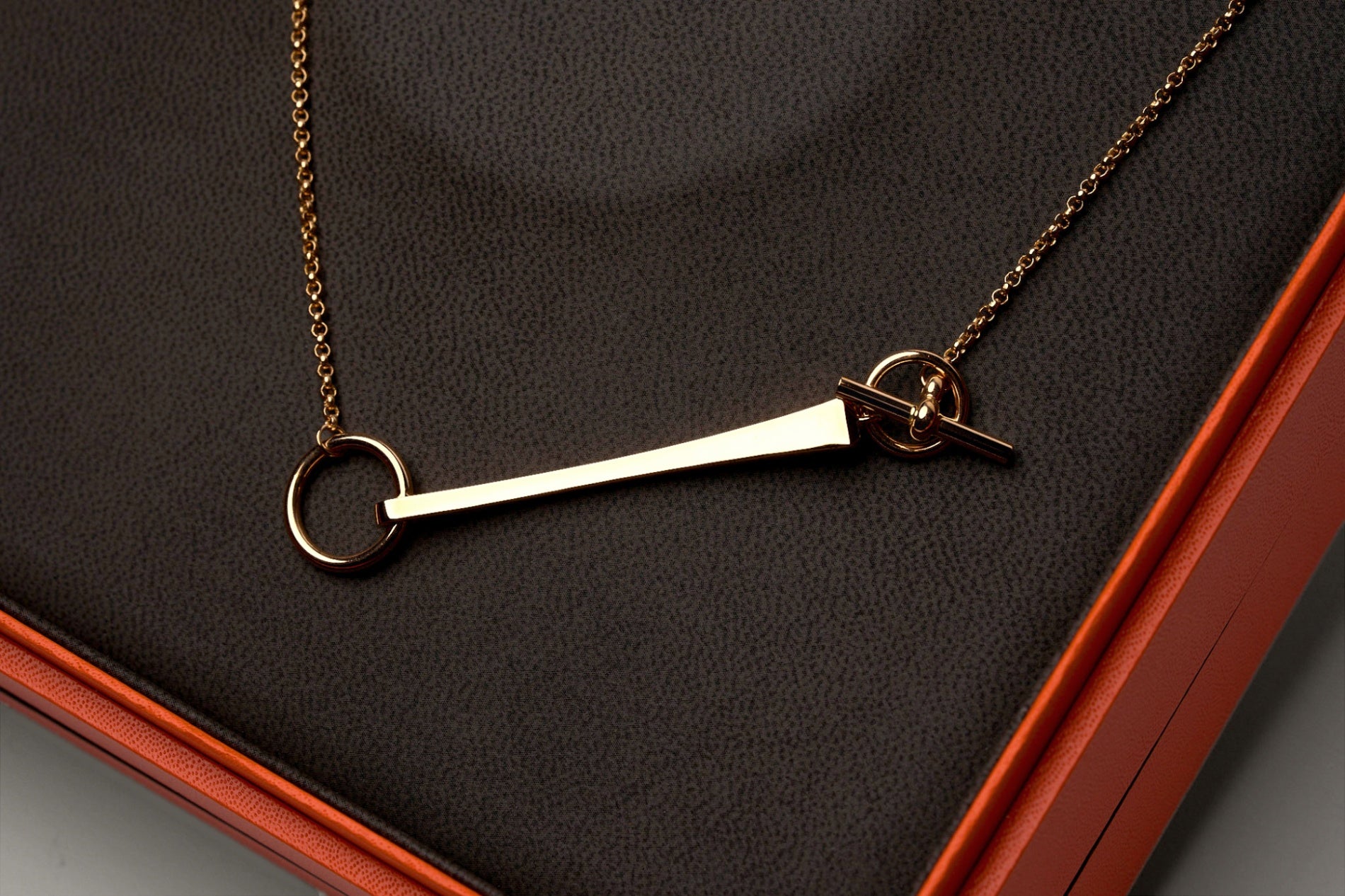 HERMES K18PG クルー・ド・フォルジュ ロング ネックレス