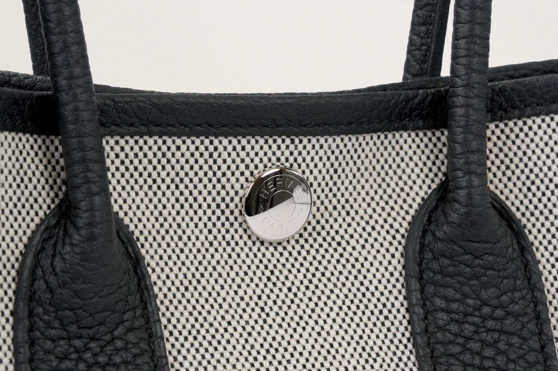 HERMES ネオガーデン23 黒/エクリュ